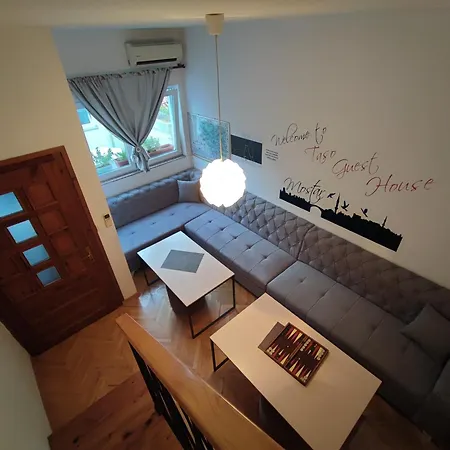 Hostal Taso's House *