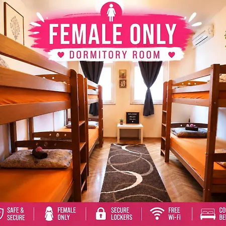 Taso's House Hostel *